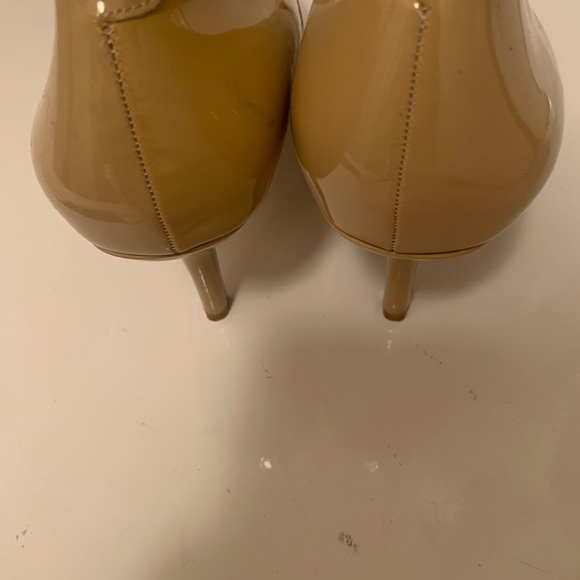 Heels - Picture 4 of 5